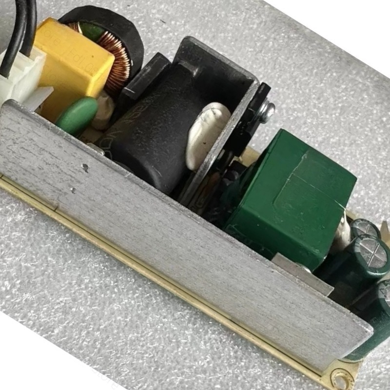 تفكيك مصدر الطاقة المستعمل VCT - مراجعة Ac Power Supply وسعره